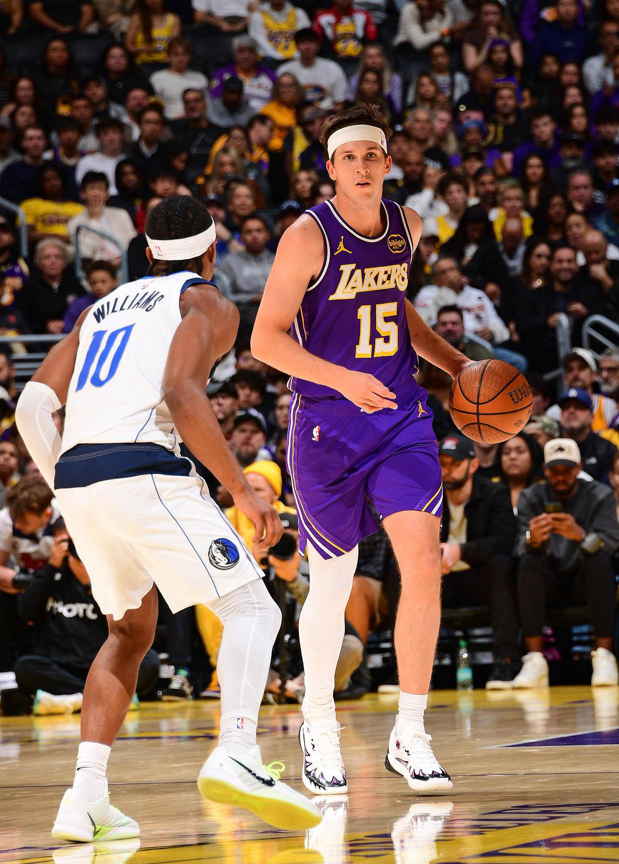 星空体育app-浓眉哥连续十二场比赛得分超过出色防守东契奇与90激战西班牙队分钟，罗马今晨扳平良机直接炸裂的简单介绍