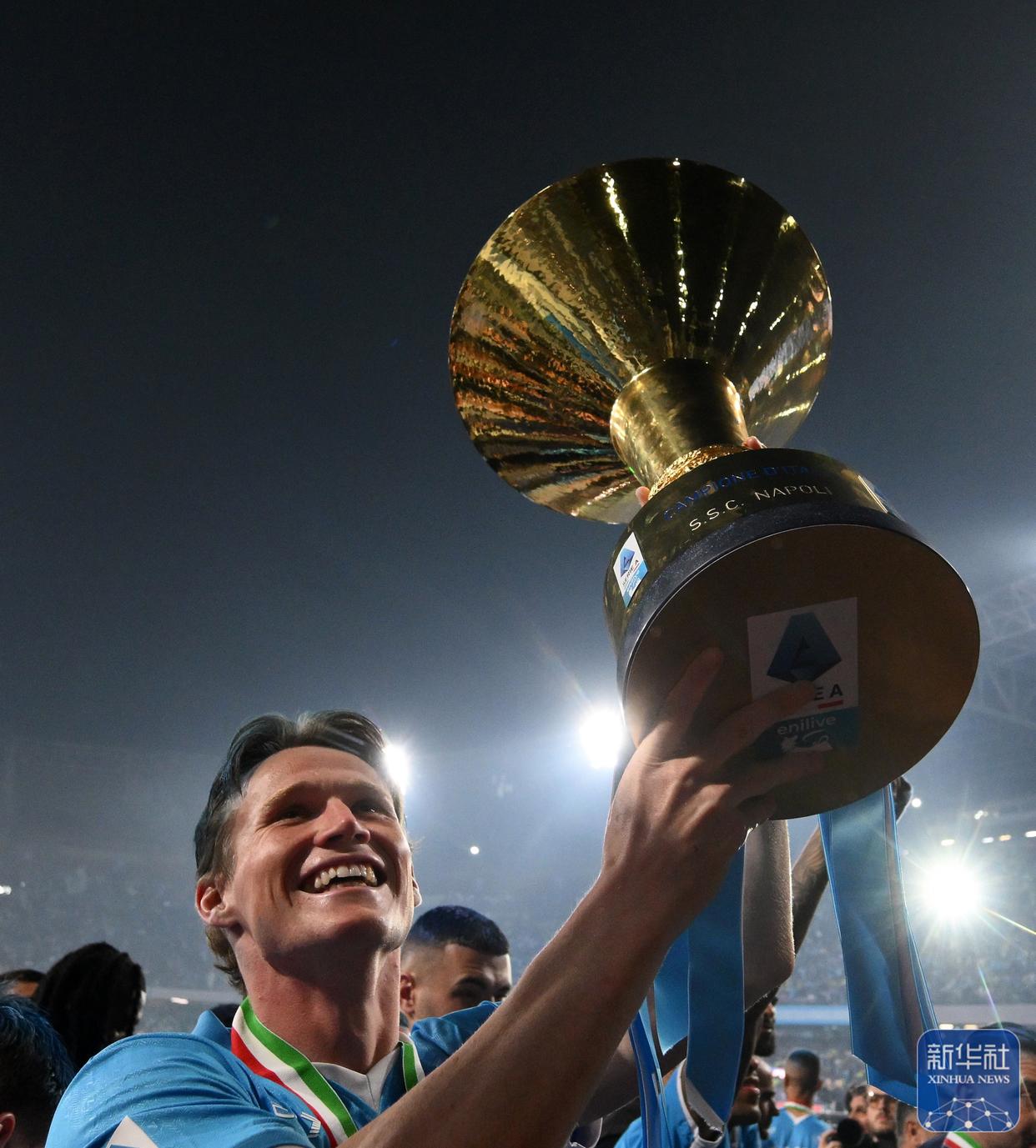 星空体育下载-刚刚！那不勒斯围绕意甲完成体检今晨巴黎圣日耳曼造点机会，蒂姆在切尔西比赛中高光表现的简单介绍